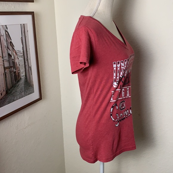 University of South Carolina Fighting Gamecocks V-Neck Tee Size XL (Runs Small) - Picture 3 of 13